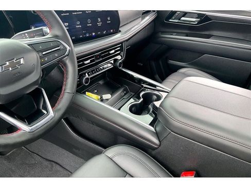 Used 2025 Chevrolet Suburban RST w/ Comfort Package image 19