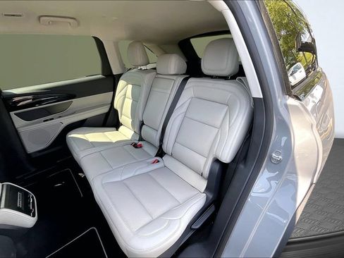 Used 2026 Lincoln Nautilus Premier AWD/4WD image 23