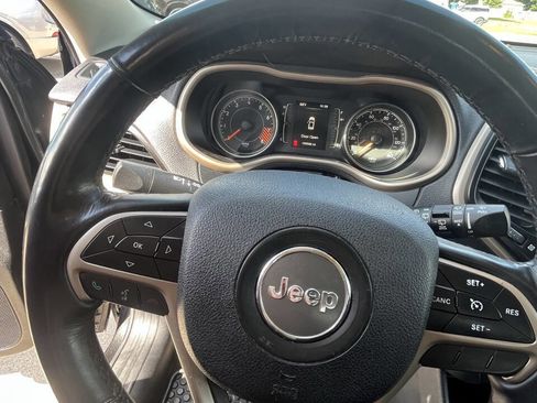 Used 2015 Jeep Cherokee Latitude w/ Cold Weather Group image 14