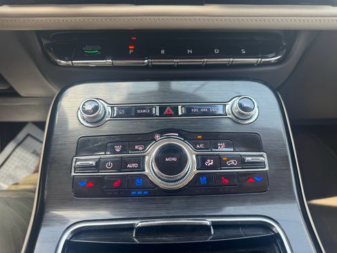 Used 2021 Lincoln Nautilus Reserve AWD/4WD image 24
