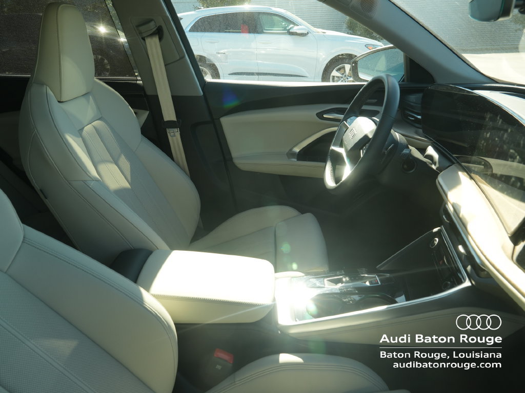 Used 2025 Audi Q5 Premium Plus w/ Premium Plus AWD/4WD image 4