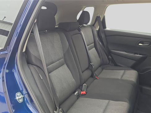 Used 2025 Nissan Rogue SV FWD image 17