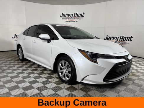 Used 2026 Toyota Corolla LE FWD image 4