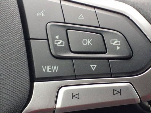 New 2026 Volkswagen Tiguan SE image 26