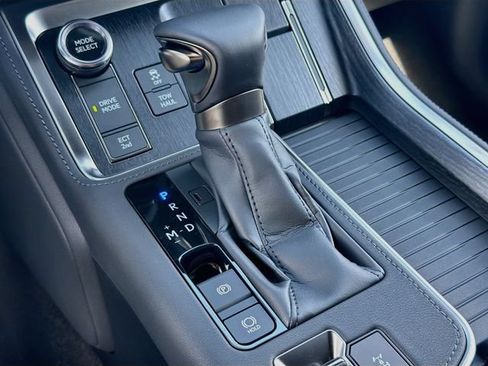 New 2026 Lexus GX 550 w/ Accessory Package (2T) AWD/4WD image 31