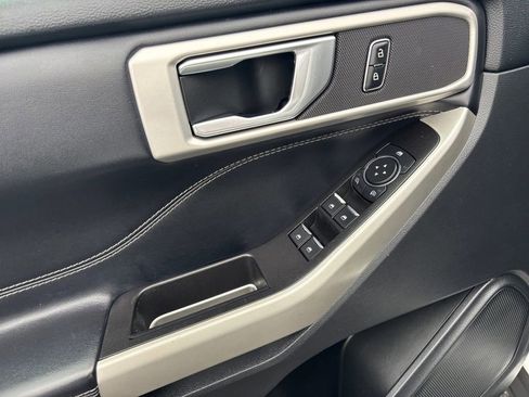 Used 2021 Ford Explorer XLT w/ Equipment Group 202A image 16