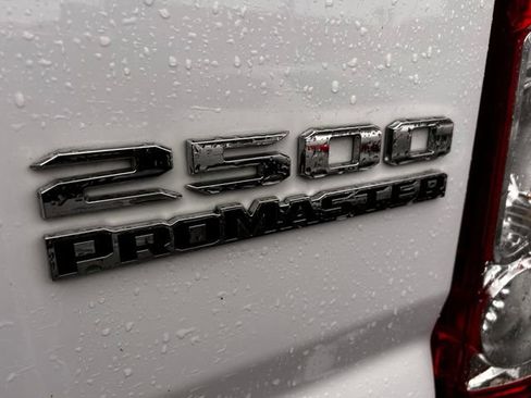 Used 2025 RAM ProMaster 2500 w/ Convenience Group FWD image 9