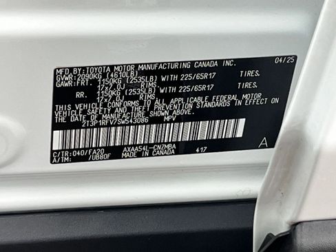 Used 2025 Toyota RAV4 XLE image 30