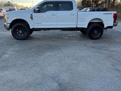 Used 2021 Ford F250 Lariat w/ Tremor Off-Road Package image 4