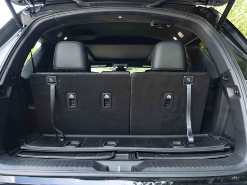 Used 2025 Honda Pilot TrailSport image 45