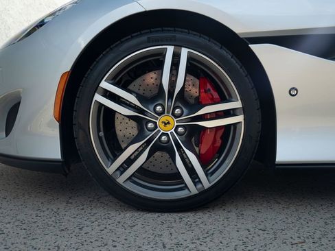 Used 2019 Ferrari Portofino image 17