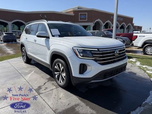 Used 2024 Volkswagen Atlas SE image 1