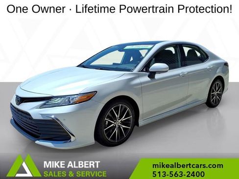 Used 2023 Toyota Camry XLE w/ Navigation Package FWD image 3