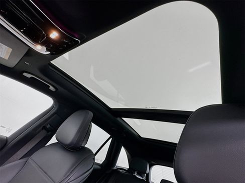 Used 2026 Mercedes-Benz GLC 300 image 24