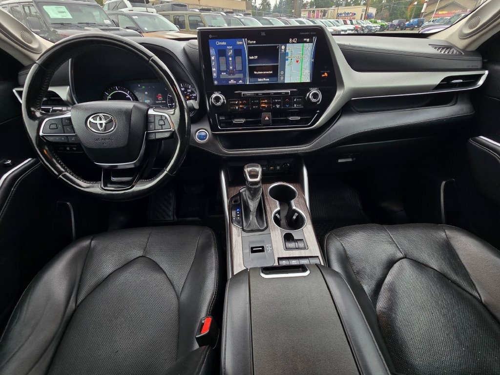 Used 2021 Toyota Highlander Platinum AWD/4WD image 18