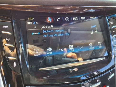 Used 2020 Cadillac Escalade Premium Luxury AWD/4WD image 28