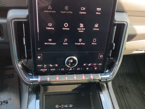 Used 2025 GMC Yukon AT4 w/ AT4 Premium Package image 13