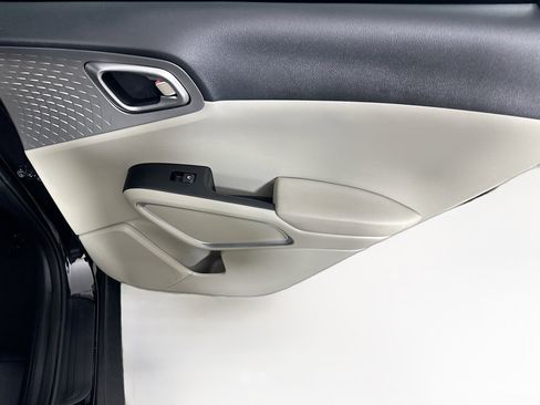 Used 2025 Kia Soul LX w/ LX Technology Package image 27