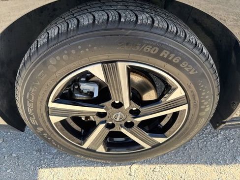 Used 2024 Nissan Sentra SV image 25