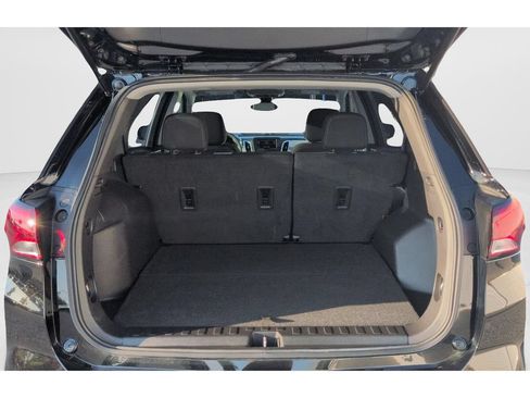 Used 2023 Chevrolet Equinox LS FWD image 9