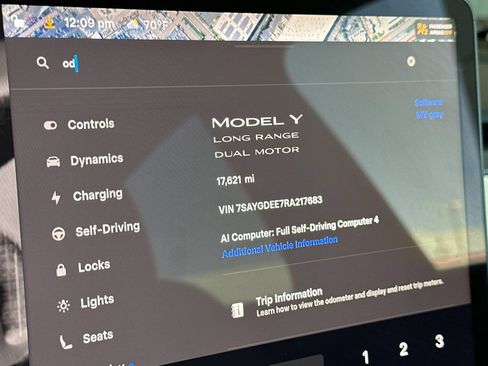 Used 2024 Tesla Model Y Long Range AWD/4WD image 25