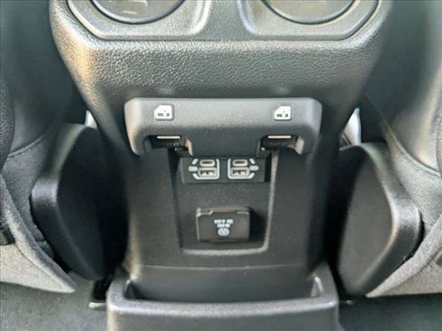 Used 2024 Jeep Wrangler Unlimited Rubicon 4xe AWD/4WD image 17