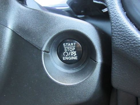 Used 2018 Jeep Compass Sport image 35