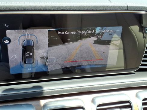 Used 2026 Mercedes-Benz GLS 450 4MATIC image 19