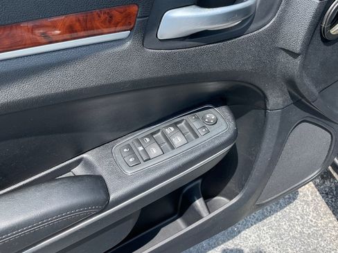 Used 2012 Chrysler 300 Limited RWD image 11