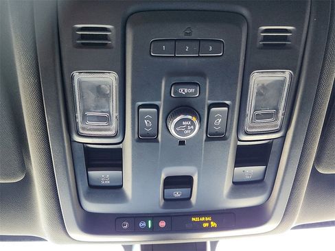 Used 2021 Chevrolet Suburban RST w/ Luxury Package image 24