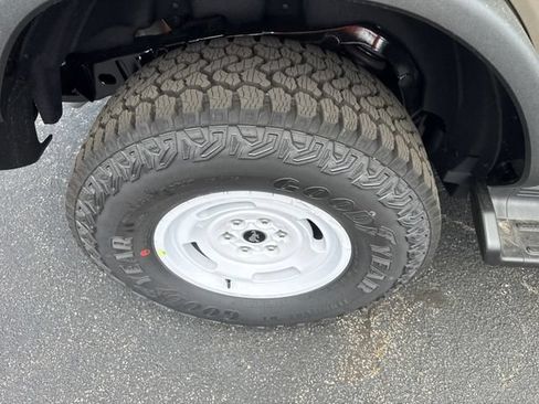 New 2026 Ford Bronco Heritage Edition AWD/4WD image 17