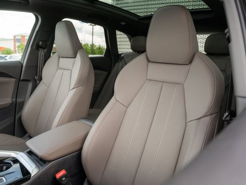 Certified 2025 Audi Q5 Premium Plus w/ Premium Plus AWD/4WD image 24