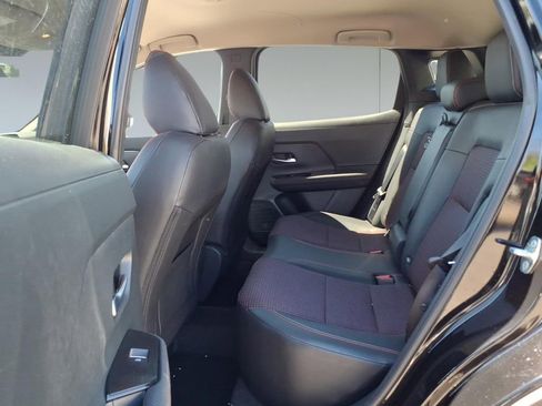 Used 2025 Nissan Kicks SR FWD image 11