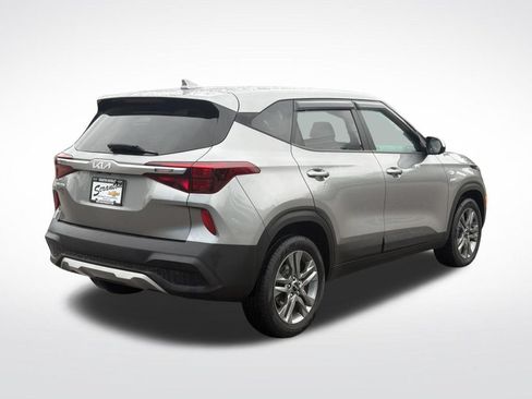 Used 2023 Kia Seltos LX AWD/4WD image 7