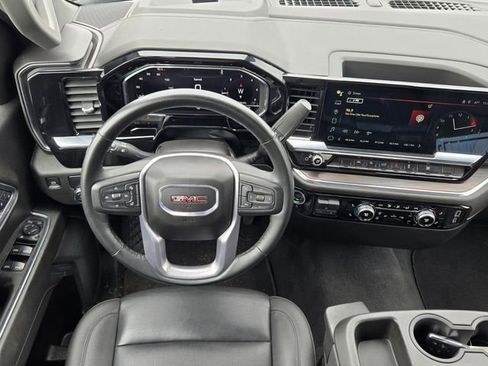 Used 2025 GMC Sierra 1500 SLT image 17