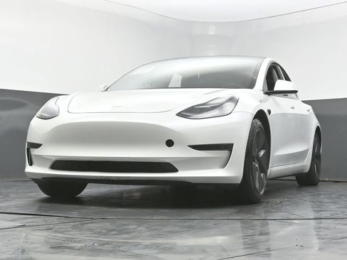 Used 2021 Tesla Model 3 Standard Range Plus RWD image 48