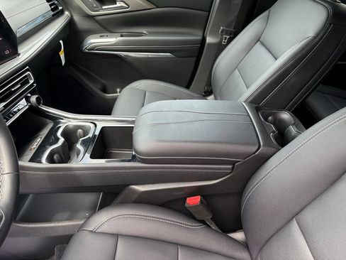 New 2026 Chevrolet Traverse LT w/ Driver Confidence Package AWD/4WD image 33