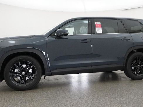 New 2026 Toyota Grand Highlander FWD image 21