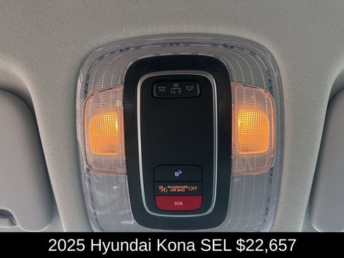 Used 2025 Hyundai Kona SEL image 30