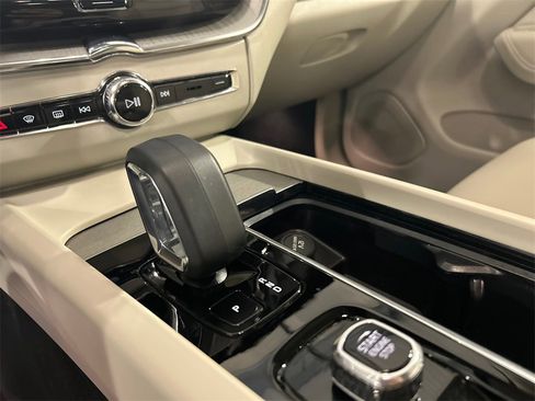 Certified 2024 Volvo XC60 T8 Plus w/ Protection Package Premier image 19