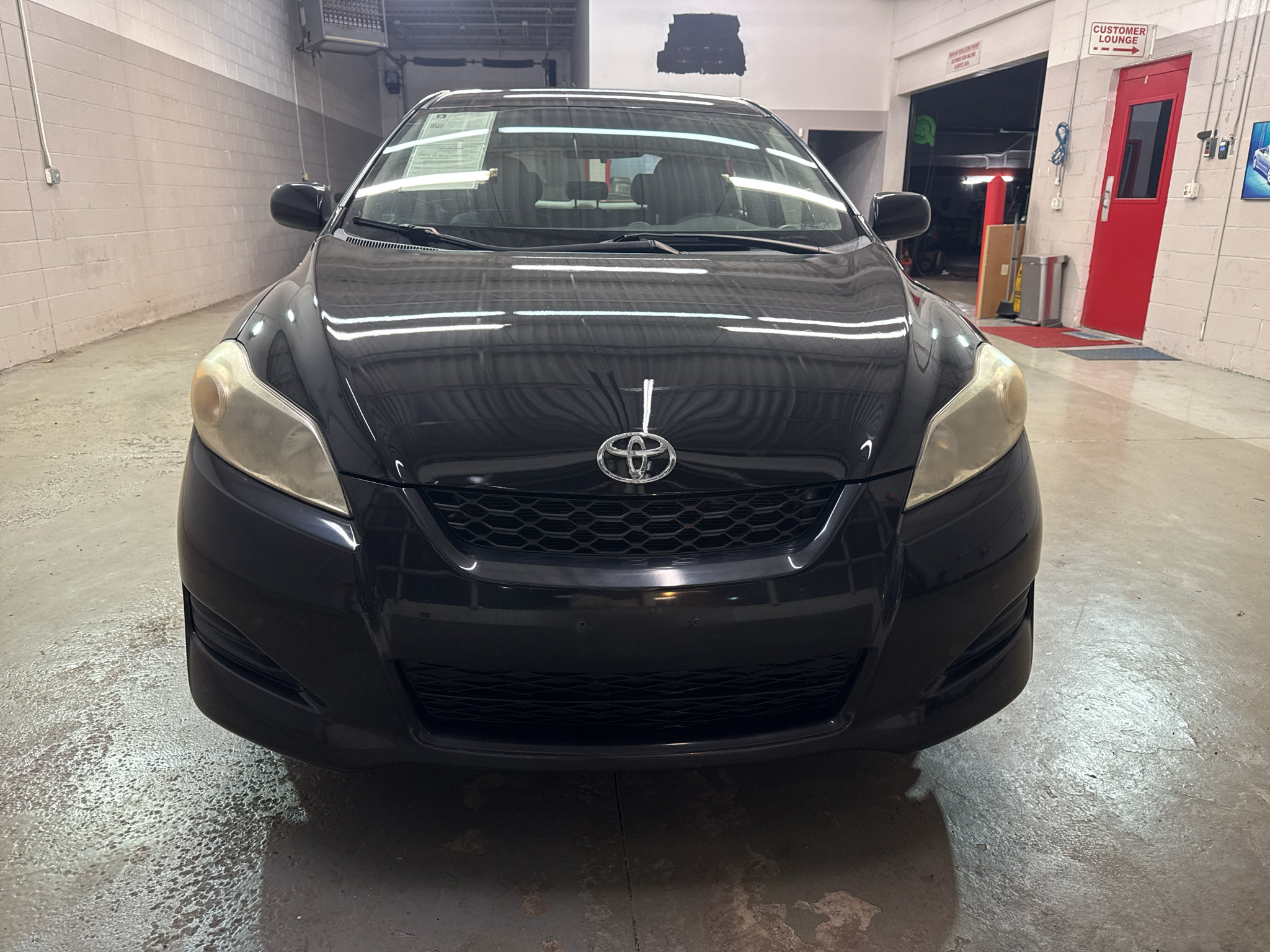 Used 2009 Toyota Matrix FWD image 2