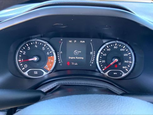 Used 2023 Jeep Renegade Latitude image 26