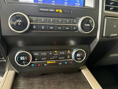 Used 2021 Ford Expedition Max Limited AWD/4WD image 13
