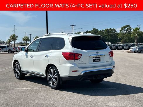 Used 2019 Nissan Pathfinder Platinum FWD image 3