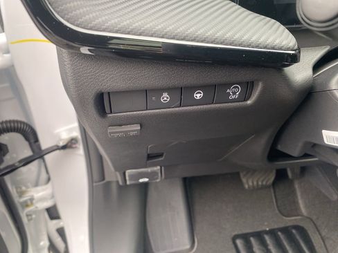 New 2026 Nissan Kicks SR w/ SR Premium Package FWD image 15