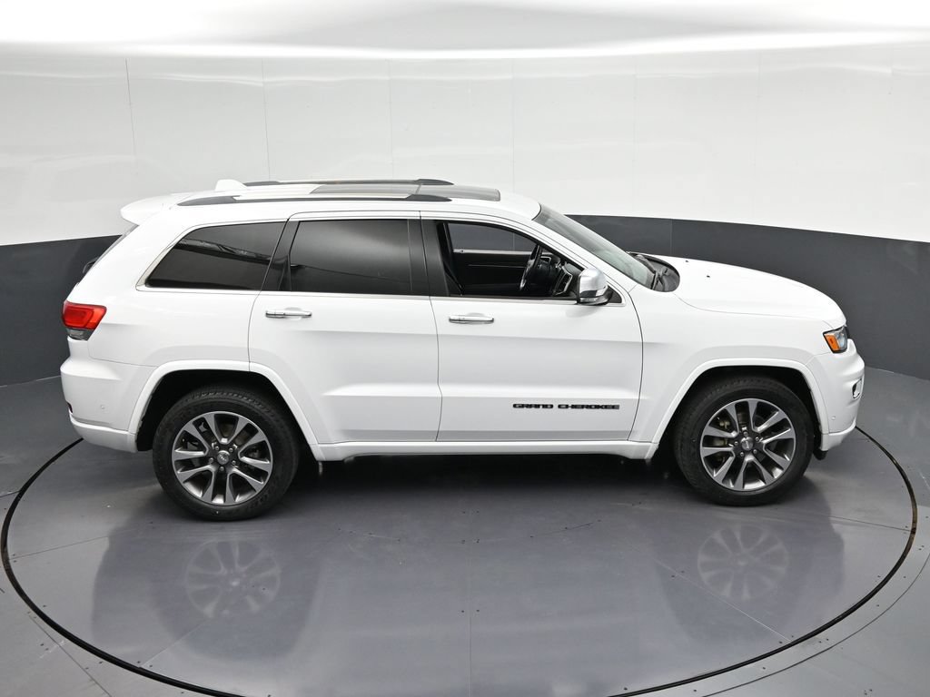 Used 2017 Jeep Grand Cherokee Overland w/ Jeep Active Safety Group RWD image 22