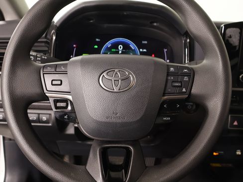 Used 2025 Toyota Camry LE w/ Convenience Package FWD image 3