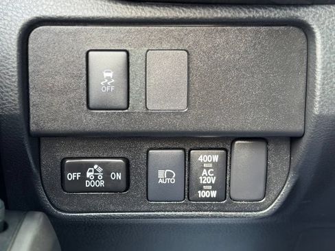 Used 2021 Toyota Tacoma TRD Sport w/ TRD Premium Sport Package AWD/4WD image 19
