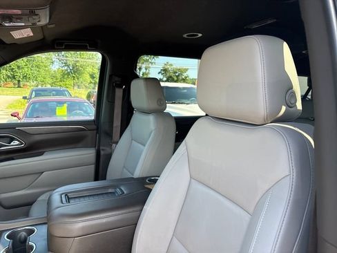 Used 2024 Chevrolet Suburban Z71 w/ Z71 Off-Road Package AWD/4WD image 9