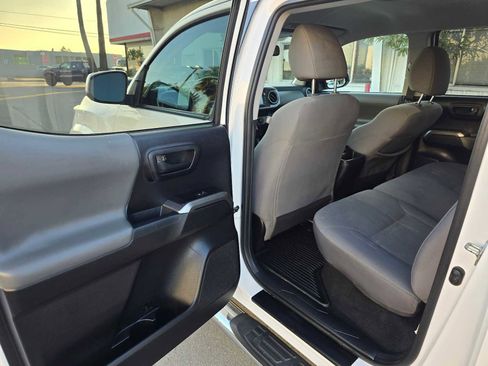 Used 2019 Toyota Tacoma SR5 image 15